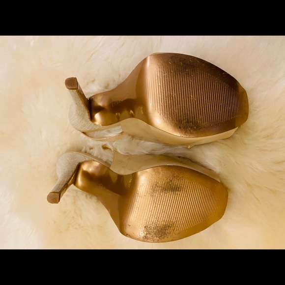 BCBG beige/gold open toe sandal for sale - Picture 6 of 6